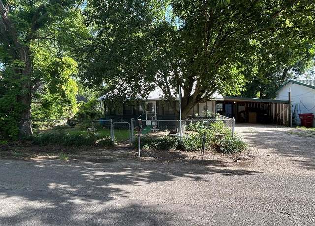 Property at 106 E Hackberry St, Leonard, TX 75452, 2 beds, 1 bath
