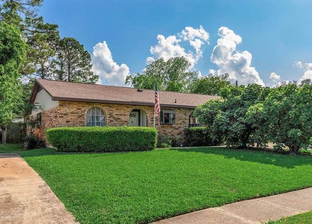 Property at 1406 Fox St, Bossier City, LA 71112, 3 beds, 2 baths