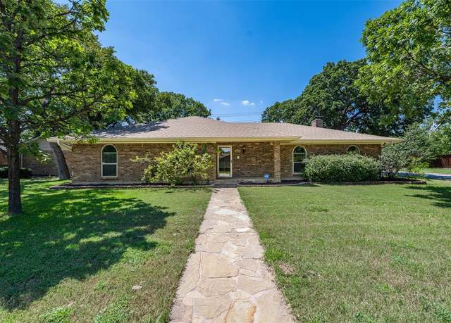 Property at 2012 Arlena Dr, Arlington, TX 76012, 3 beds, 2.5 baths