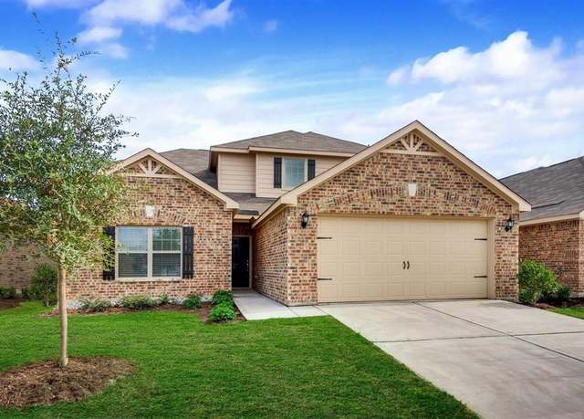 Property at 923 Primrose Dr, Sanger, TX 76266, 4 beds, 2.5 baths
