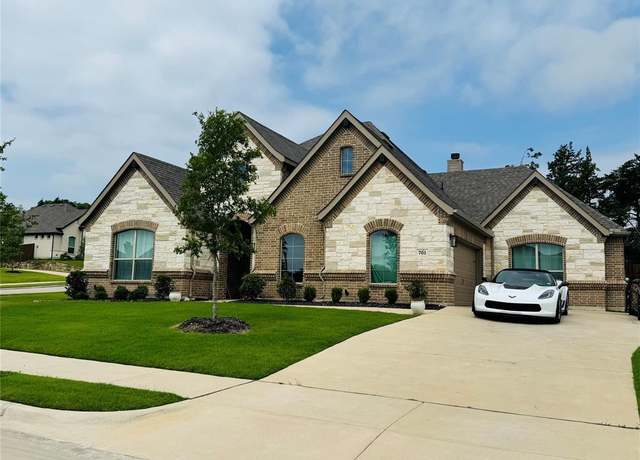 Property at 701 Winecup Way, Midlothian, TX 76065, 4 beds, 3 baths