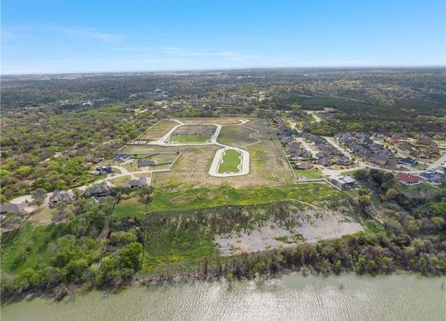Property at 67 Pinehurst Dr, Woodway, TX 76712