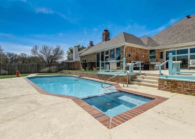 Property at 5211 Vicksburg Dr, Arlington, TX 76017, 4 beds, 3 baths
