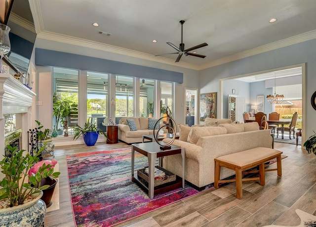 Property at 5211 Vicksburg Dr, Arlington, TX 76017, 4 beds, 3 baths