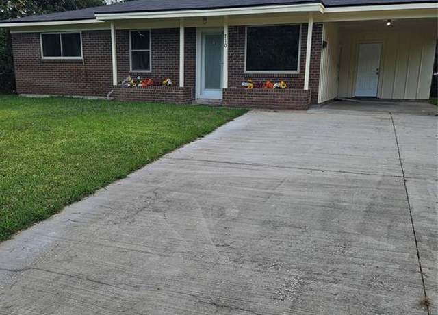 Property at 710 Kingridge Pl, Shreveport, LA 71108, 4 beds, 2 baths