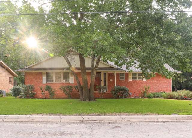 Property at 508 S Chestnut St, Gainesville, TX 76240, 3 beds, 3 baths