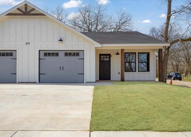 Property at 521 Gates St Unit B, Bonham, TX 75418, 3 beds, 2 baths