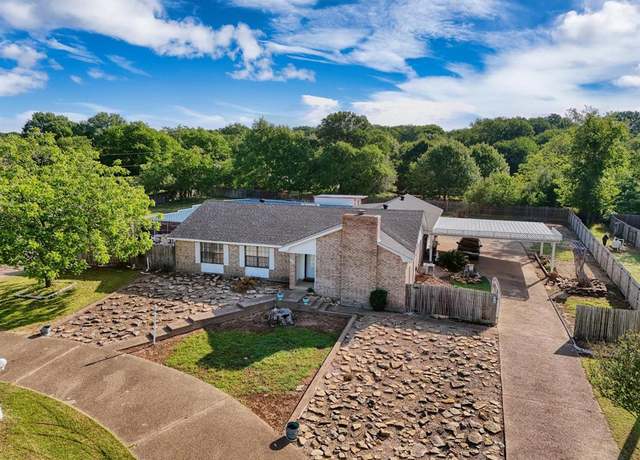 Property at 646 Winding Oaks Dr, Waco, TX 76705, 4 beds, 3 baths