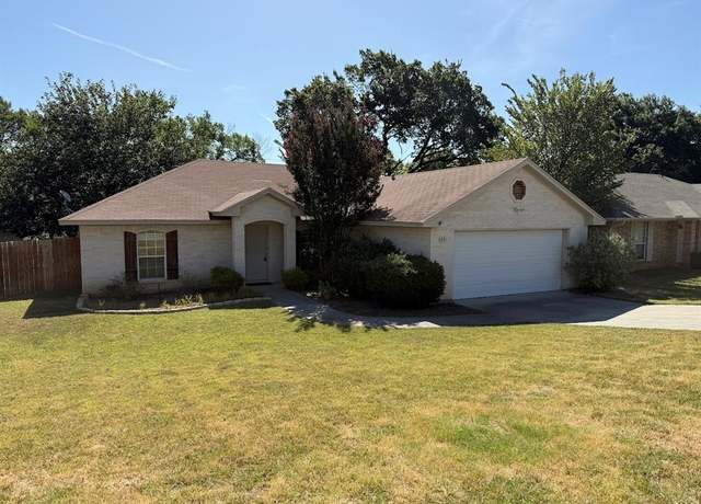 Property at 616 N Avenue C, Springtown, TX 76082, 4 beds, 2 baths