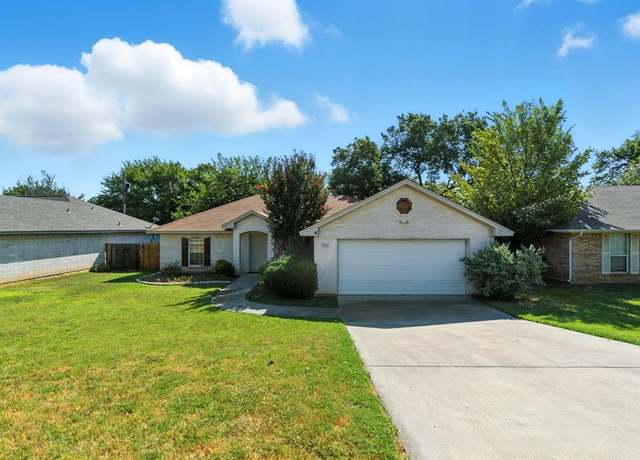 Property at 616 N Avenue C, Springtown, TX 76082, 4 beds, 2 baths
