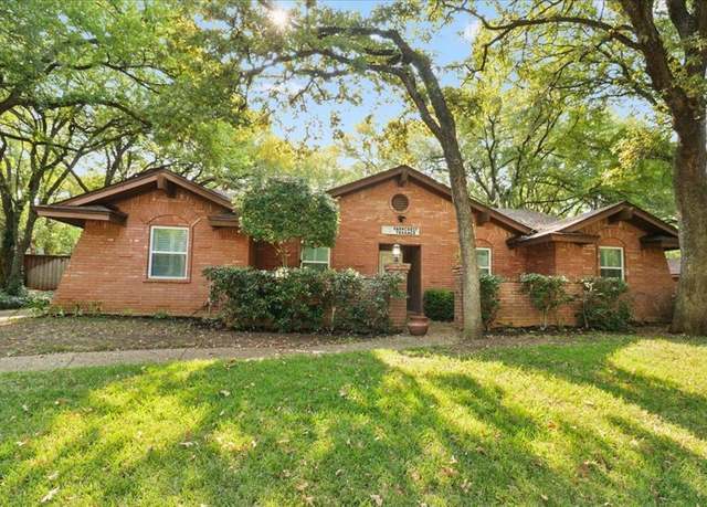 Property at 1711 Parkcrest Ter, Arlington, TX 76012, 4 beds, 2 baths