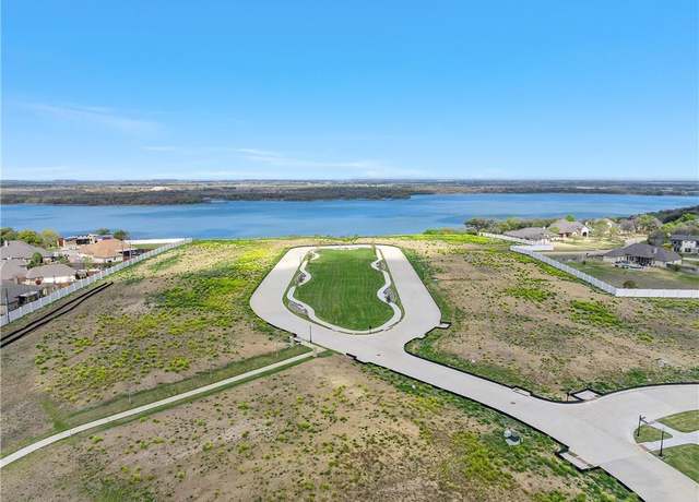 Property at 51 Turnberry Dr, Woodway, TX 76712