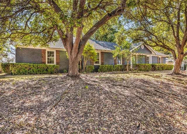 Property at 5800 Mount Rockwood Cir, Waco, TX 76710, 5 beds, 3 baths