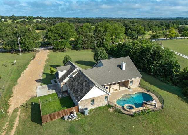 Property at 616 Greenwood Rd, Decatur, TX 76234, 4 beds, 2.5 baths