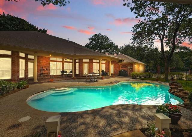 Property at 208 Sharon Rose Ct, Denton, TX 76210, 3 beds, 2.5 baths