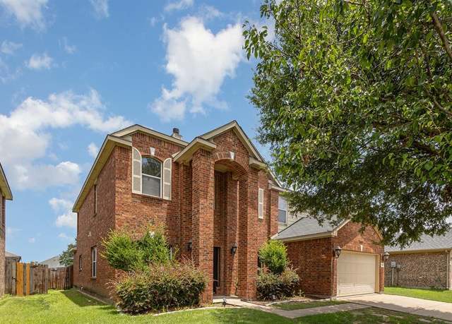 Property at 2038 La Salle Trl, Grand Prairie, TX 75052, 5 beds, 2.5 baths