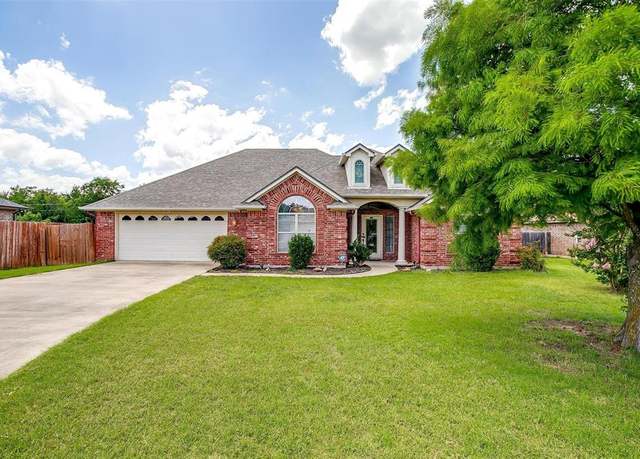 Property at 2311 Springhill Ct, Mineral Wells, TX 76067, 3 beds, 2 baths