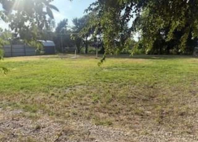 Property at 207 NE Front St, Millsap, TX 76066
