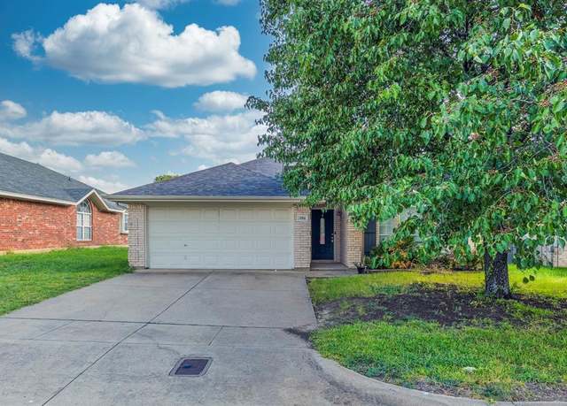 Property at 3704 Staghorn Cir N, Fort Worth, TX 76137, 4 beds, 2 baths