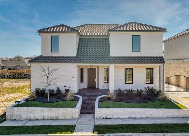 Property at 940 Eldorado St, Weatherford, TX 76086, 5 beds, 3.5 baths