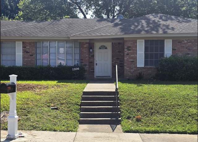 Property at 1306 Holt Ave, Desoto, TX 75115, 3 beds, 2 baths