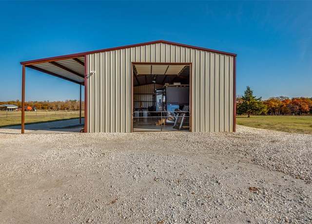 Property at 483 Legacy Ln, Bowie, TX 76230