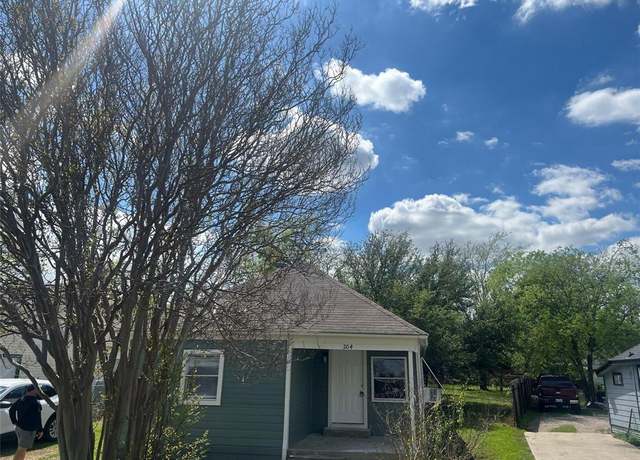 Property at 204 Opal St, Waxahachie, TX 75165, 2 beds, 1 bath