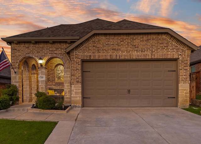 Property at 1008 Shire Dr, Aubrey, TX 76227, 3 beds, 2 baths