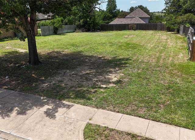Property at 10004 Stoneleigh Dr, Benbrook, TX 76126