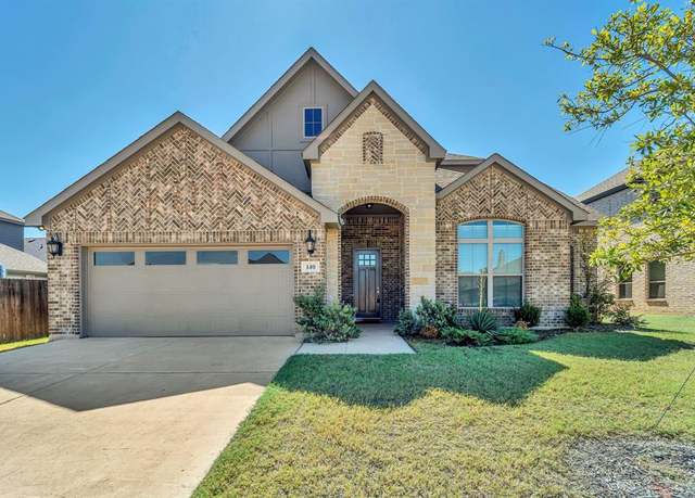 Property at 140 Crockett Dr, Waxahachie, TX 75165, 4 beds, 3 baths