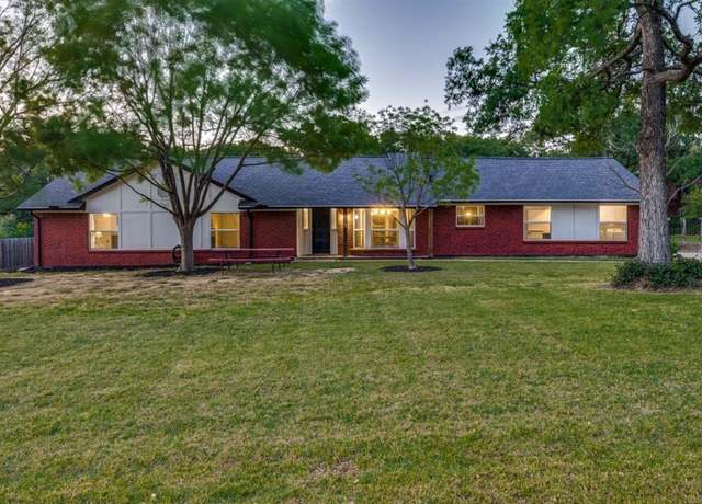 Property at 413 Woodland Trl, Keller, TX 76248, 4 beds, 2.5 baths