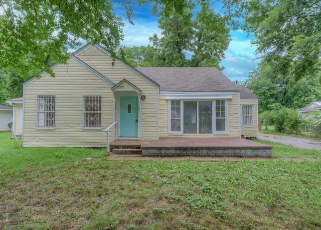 Property at 2321 Walnut St, Bossier City, LA 71112, 4 beds, 1 bath