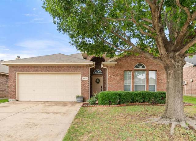 Property at 10625 Ashmore Dr, Fort Worth, TX 76131, 3 beds, 2 baths