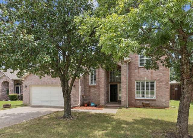 Property at 1710 Mallard Dr, Corinth, TX 76210, 4 beds, 2.5 baths