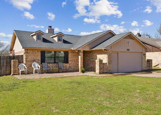 Property at 216 Edith Dr, Mesquite, TX 75149, 3 beds, 2 baths