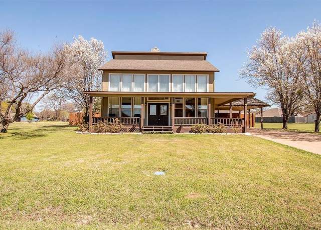 Property at 131 San Felipe Dr, Mabank, TX 75156, 3 beds, 2 baths