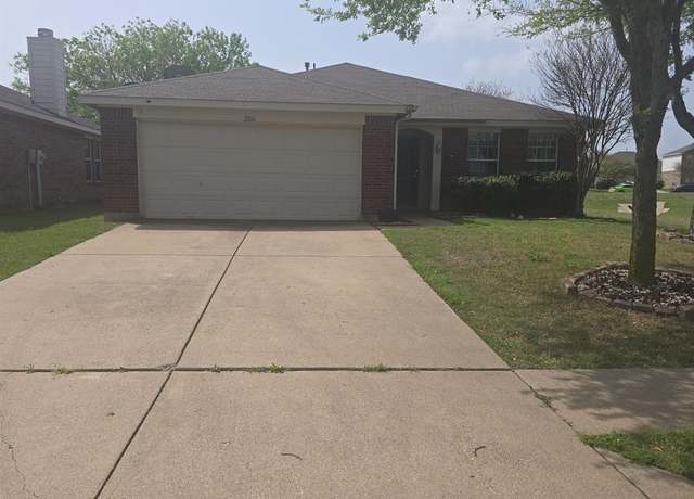 Property at 2016 Brook Meadow Dr, Forney, TX 75126, 3 beds, 2 baths