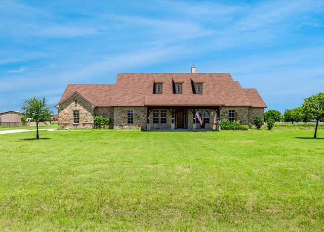 Property at 6708 Mustang Trl, Sanger, TX 76266, 3 beds, 2.5 baths