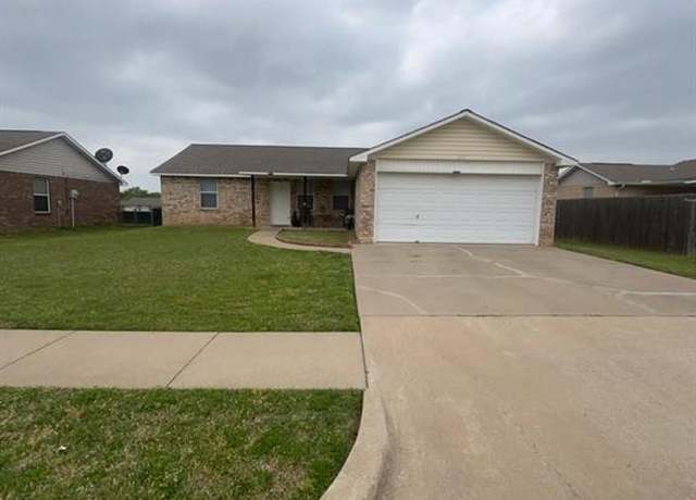 Property at 213 Bobbie Ann Ct, Granbury, TX 76049, 3 beds, 2 baths