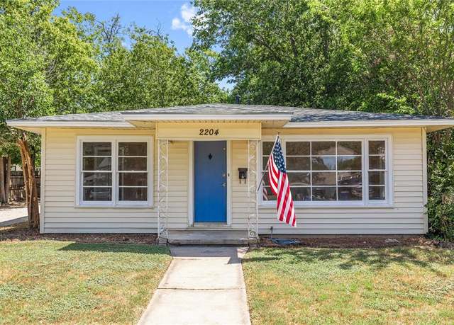 Property at 2204 Berkley St, Brownwood, TX 76801, 3 beds, 1 bath