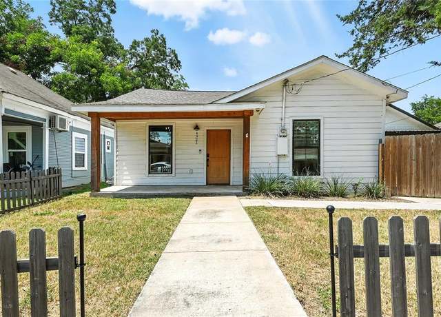 Property at 4921 Ash Ln, Dallas, TX 75223, 2 beds, 1 bath