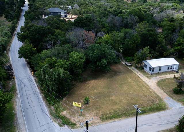 Property at 901 Fox Ln, Azle, TX 76020