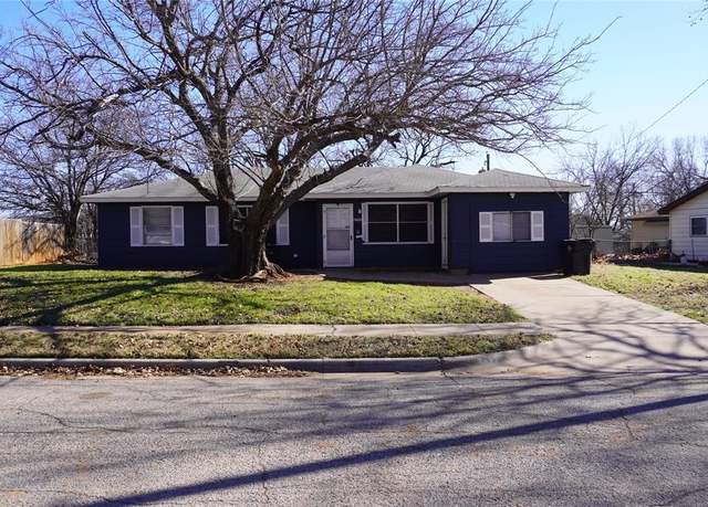 Property at 2705 Broadmoor Pl, Wichita Falls, TX 76306, 3 beds, 1.5 baths