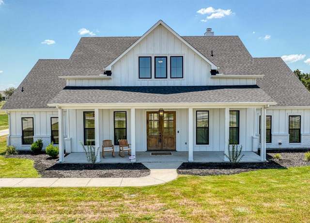 Property at 124 Nightlinger Ln, Millsap, TX 76066, 5 beds, 4 baths