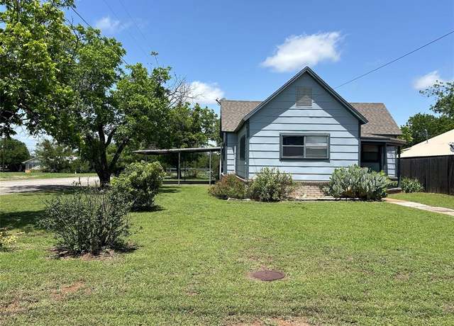 Property at 1410 W Sixth St W, Goldthwaite, TX 76844, 2 beds, 2 baths