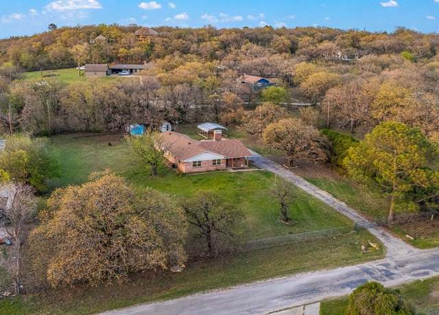 Property at 3208 Brett Jackson Dr, Crowley, TX 76036, 3 beds, 2 baths
