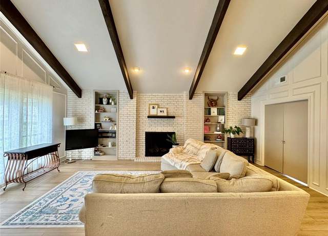 Property at 6921 Mill Falls Dr, Dallas, TX 75248, 3 beds, 2.5 baths