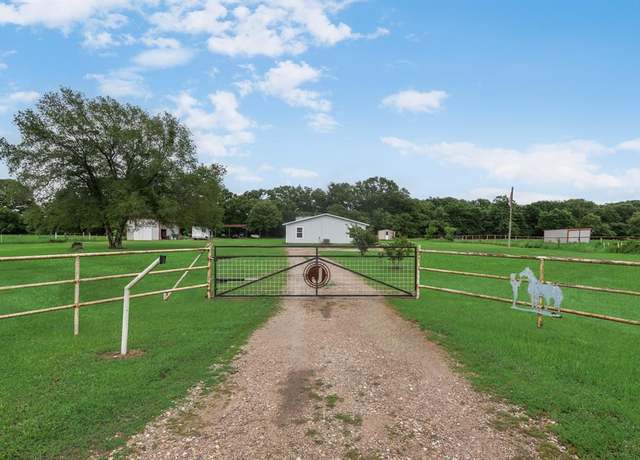 Property at 2209 Hare Ln, Greenville, TX 75402, 3 beds, 2 baths