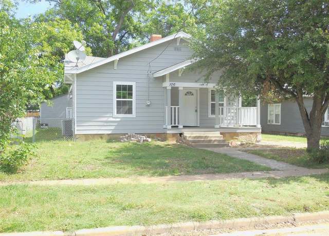 Property at 106 E Sadosa St, Eastland, TX 76448, 3 beds, 2 baths