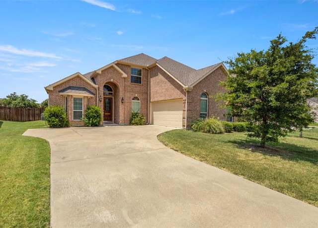 Property at 153 Pinewood Ave, Red Oak, TX 75154, 4 beds, 3 baths